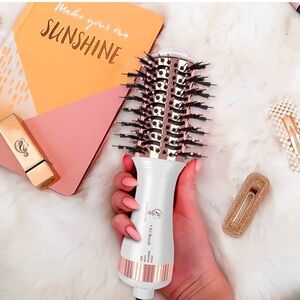 Travel Hair Dryer Brush